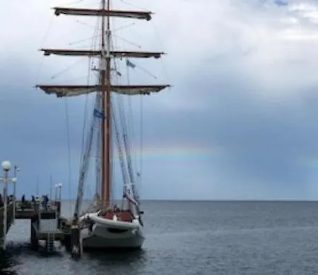 Botel Segelschiff Loth Lorien *