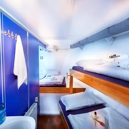 Botel Segelschiff Loth Lorien